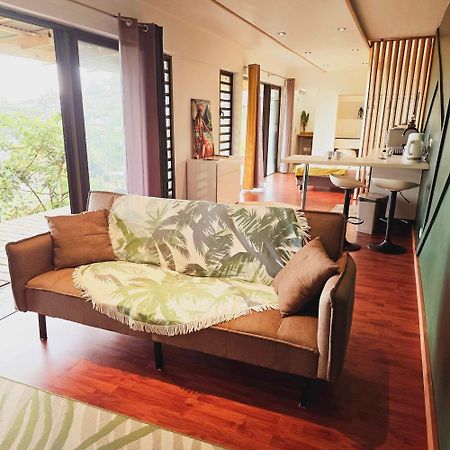 Fare Toahana, Accommodation With A Ocean View Fa'a'ā Extérieur photo