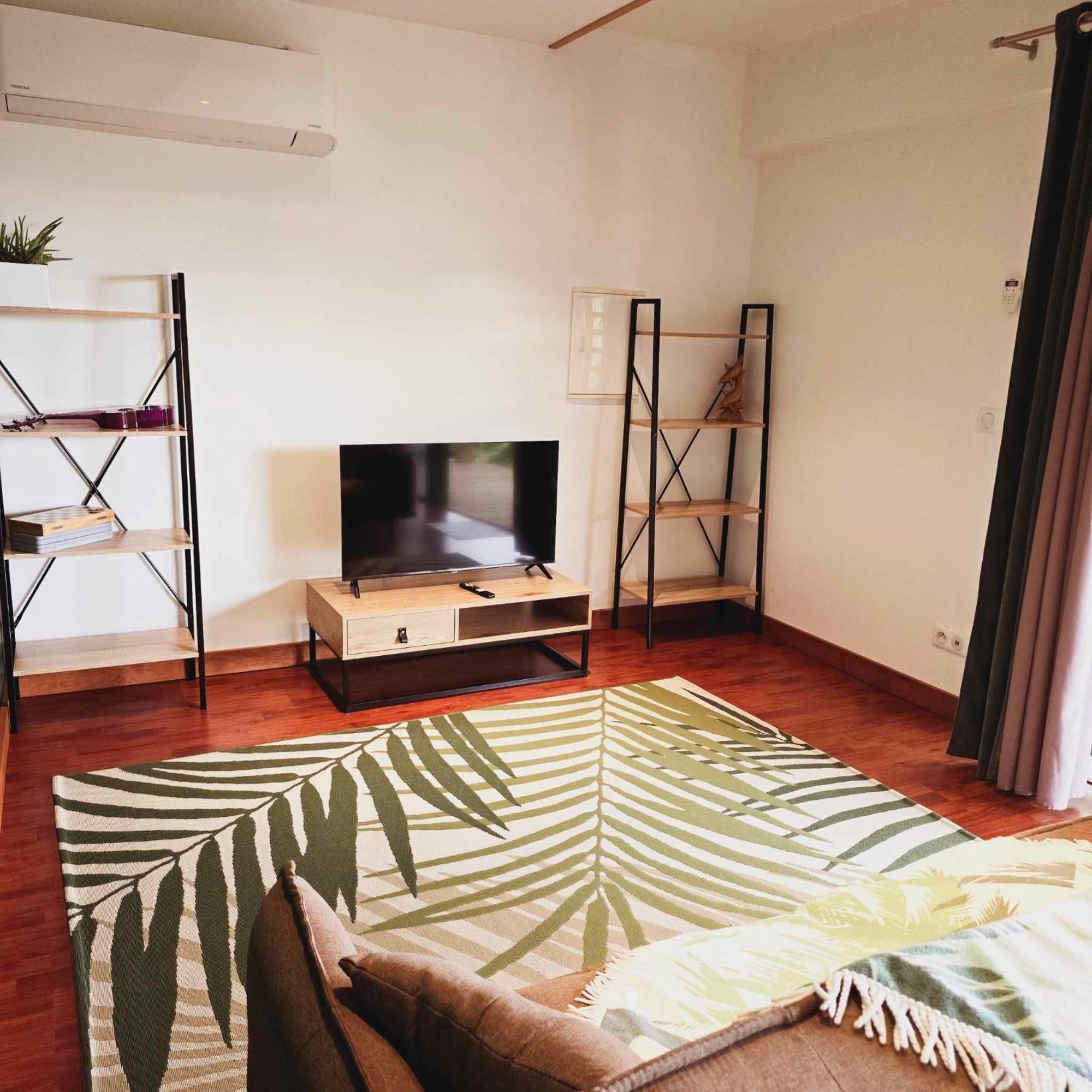 Fare Toahana, Accommodation With A Ocean View Fa'a'ā Extérieur photo