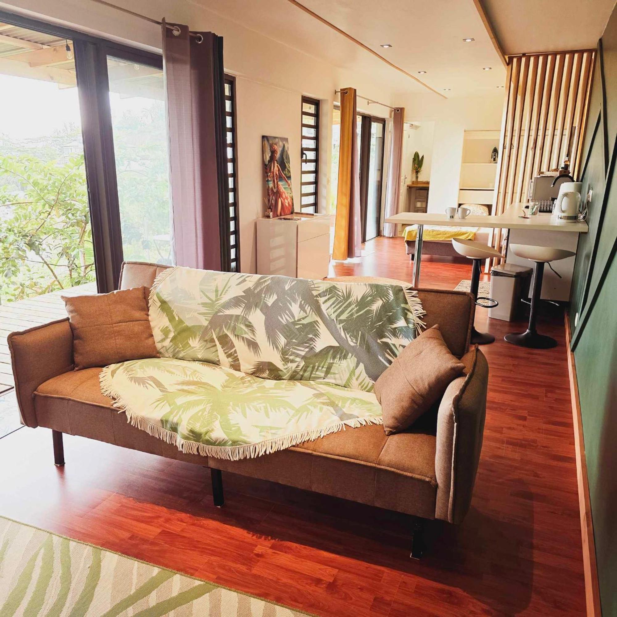 Fare Toahana, Accommodation With A Ocean View Fa'a'ā Extérieur photo
