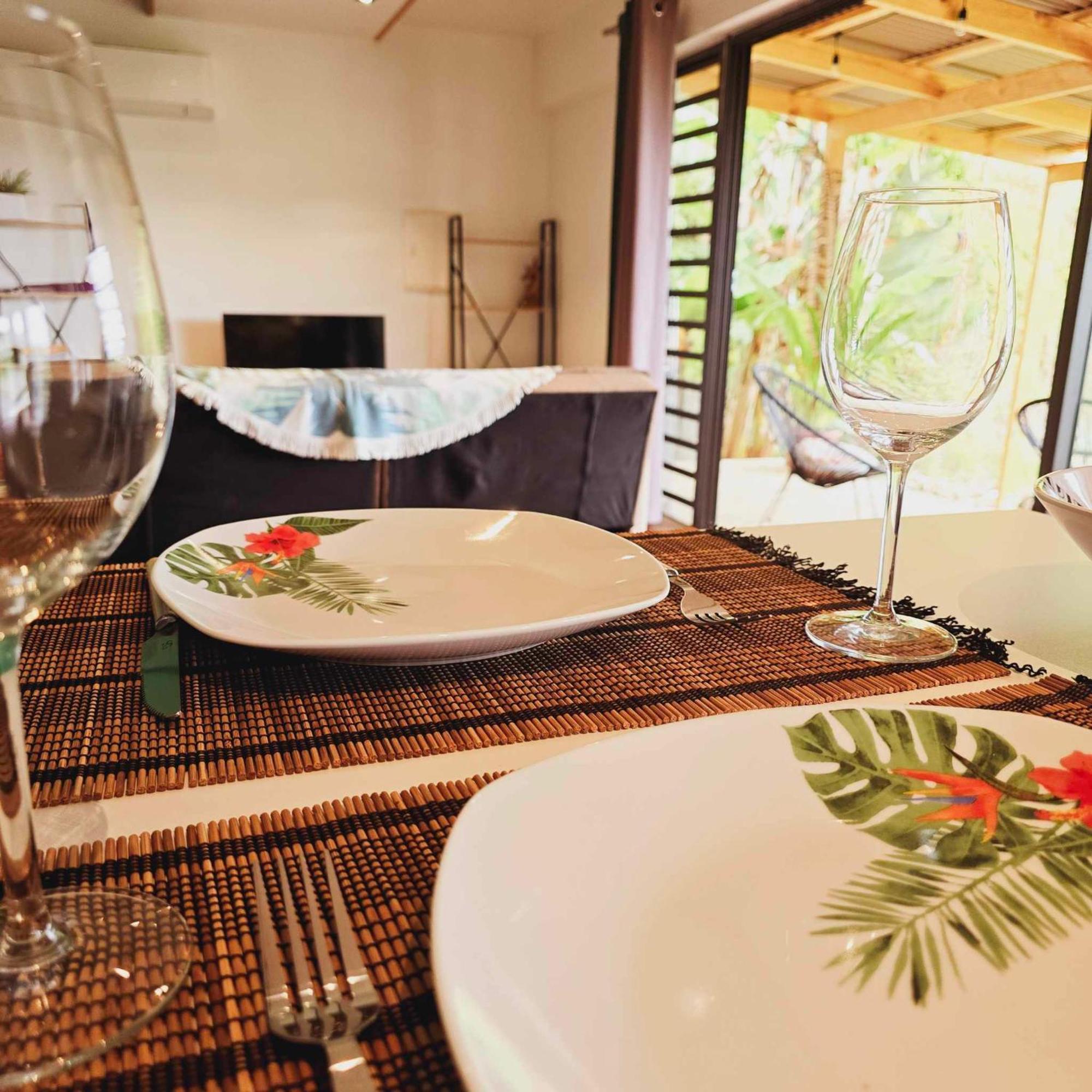 Fare Toahana, Accommodation With A Ocean View Fa'a'ā Extérieur photo