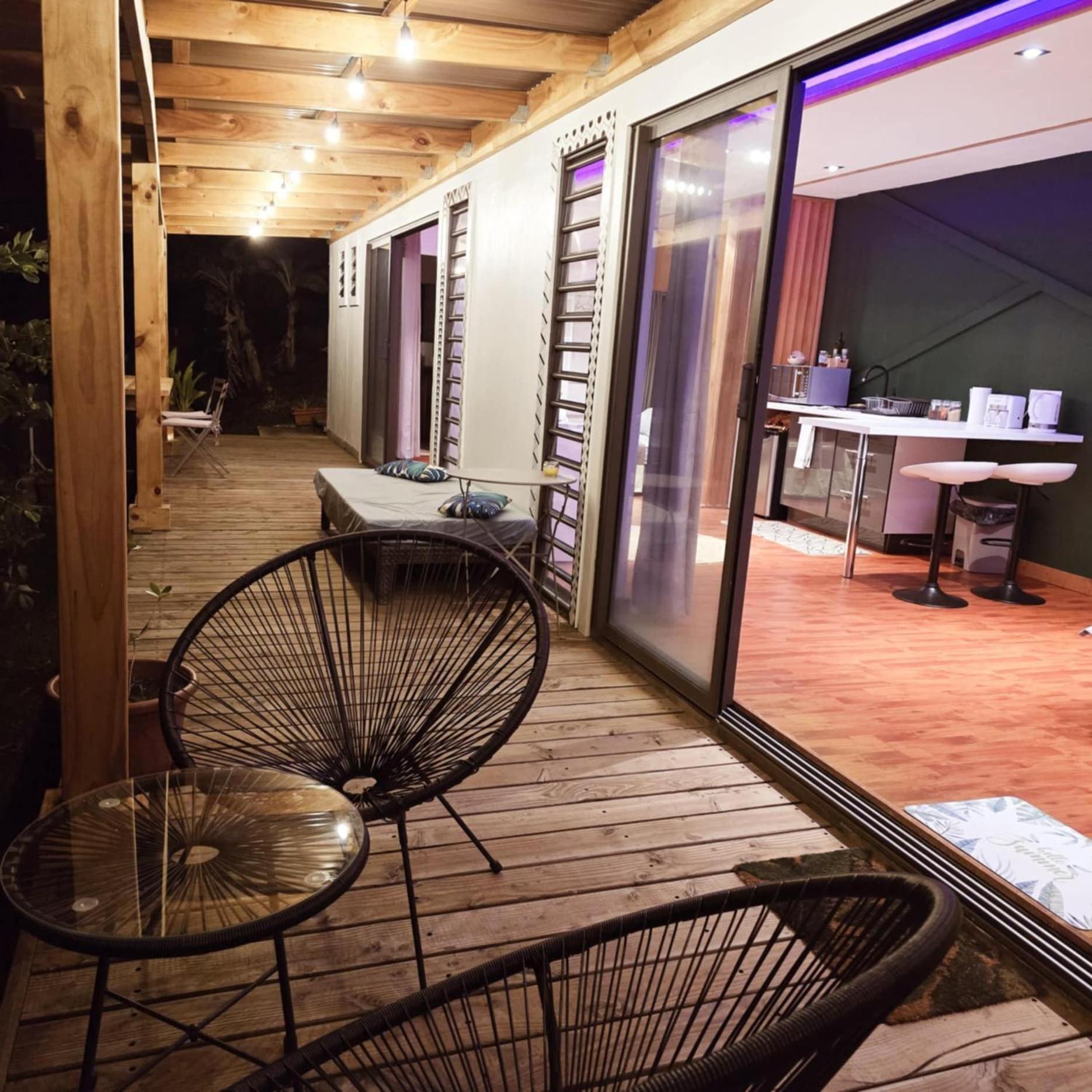 Fare Toahana, Accommodation With A Ocean View Fa'a'ā Extérieur photo